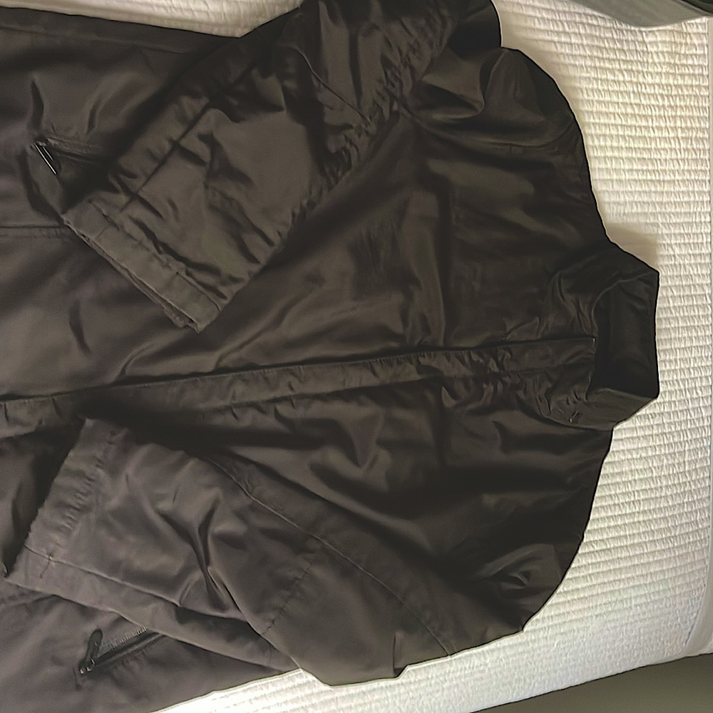 Beautiful Black Tumi Coat, used but implacable condition